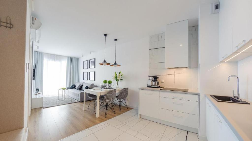 Apartamenty Kasprowicza 20A Klimatyzacja Basen Fintess Sauny Parking Bawialnia Zmywarkataras Wysoki Standard W Pelni Wyposazony 코워브제크 외부 사진